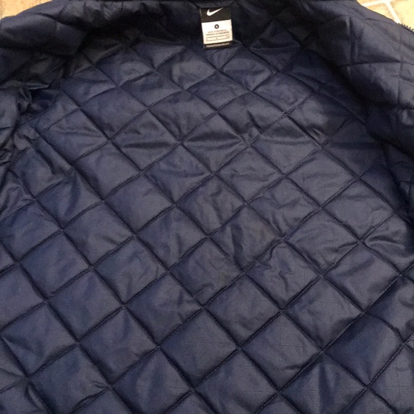Boys Nike jacket bundles only 5 for 15$ - Picture 4 of 4